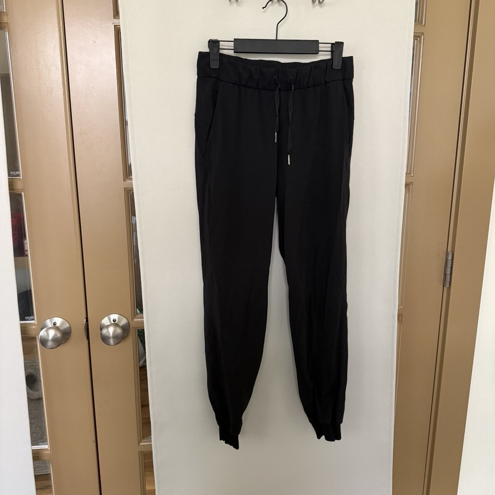 Lululemon Women's 4 Black On The Fly Joggers Athleisure Pants Yoga Gym Running